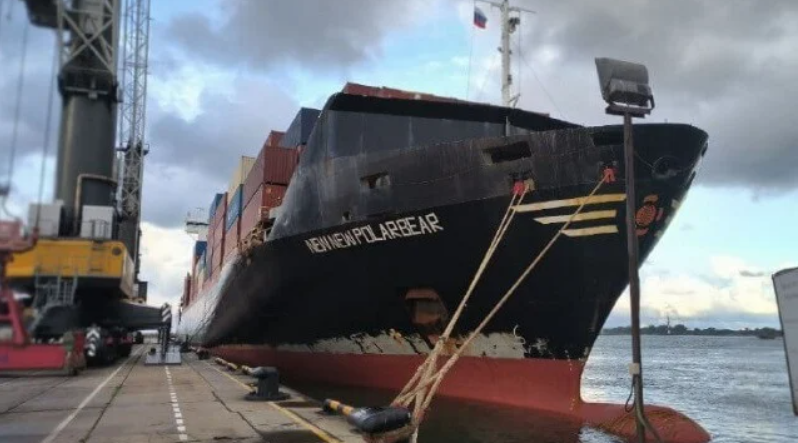 俄罗斯加里宁格勒码头停靠的“新新北极熊”号