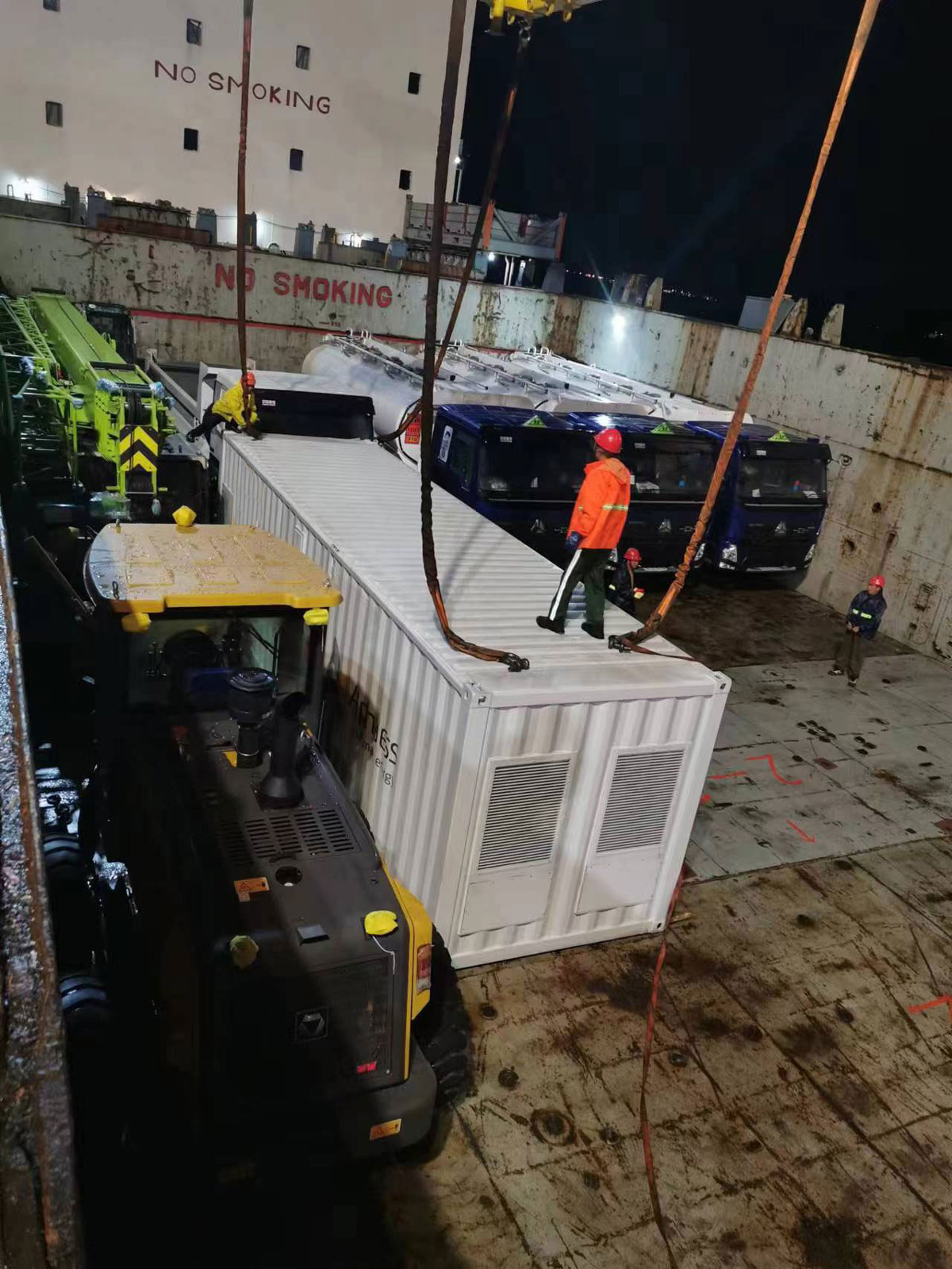 散杂船指挥现场