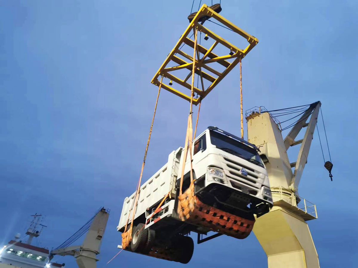 工程机械专用车装船