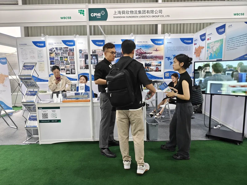 Sungreen Logistics booth visitor1