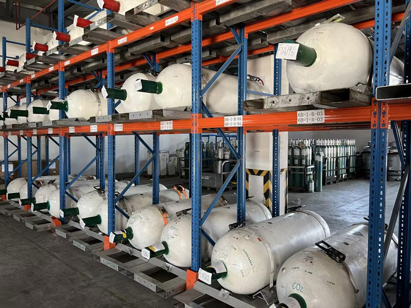 Class 2 dangerous goods generally need to be loaded in a closed pressure vessel during transportation