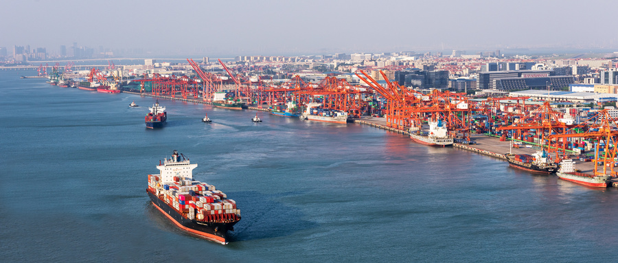 Hong Kong handled 88.6 million tons of cargo in the first half of this year