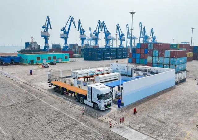 Build a green corridor that integrates and empties Hong Kong