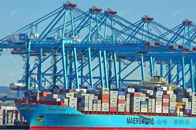 Two Maaski container ships have been banned from docking by Spanish authorities