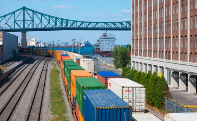 Canadian ports resume operations