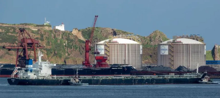 British-flagged bulk carrier explodes in American waters