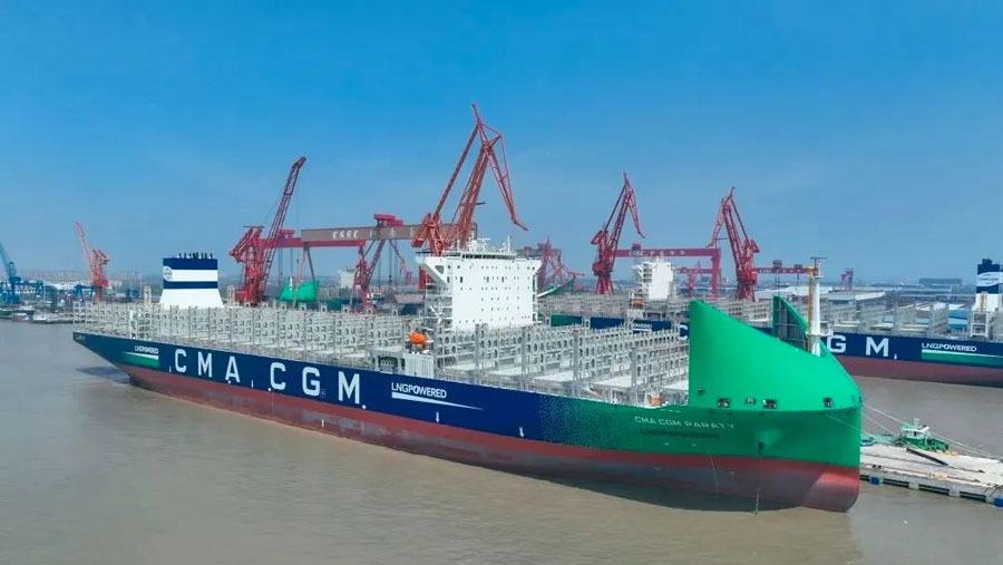 CMA CGM has ordered 12 dual-fuel container ships from HD