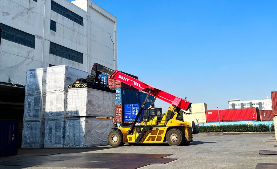 Energy storage container transportation
