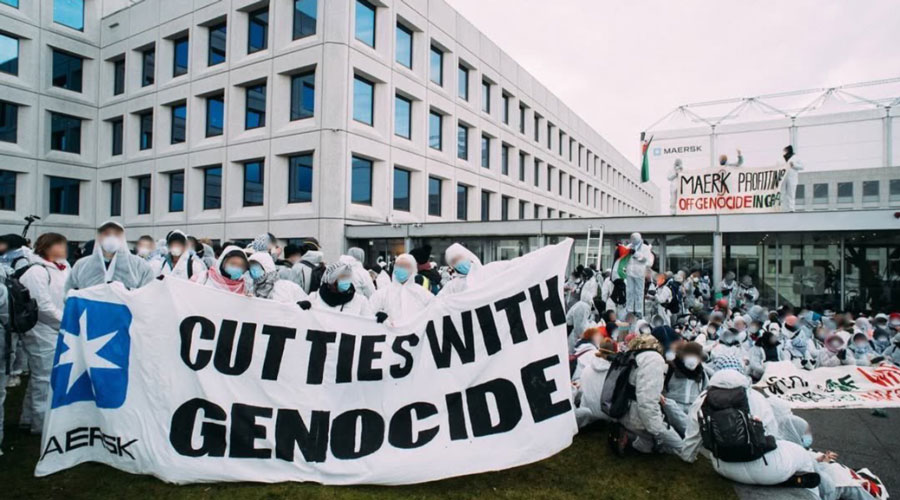 Demonstrators blocked the entrance to Maersk's headquarters