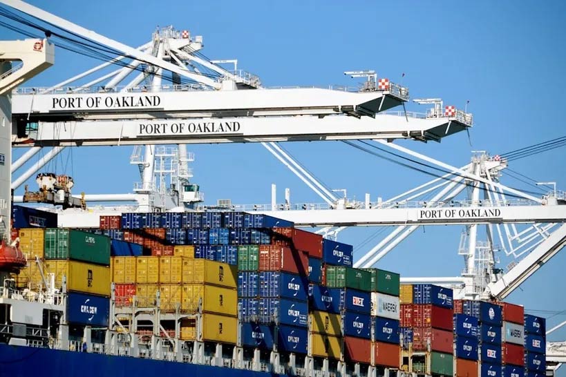 The container throughput of the Port of Auckland dropped by 10% in June