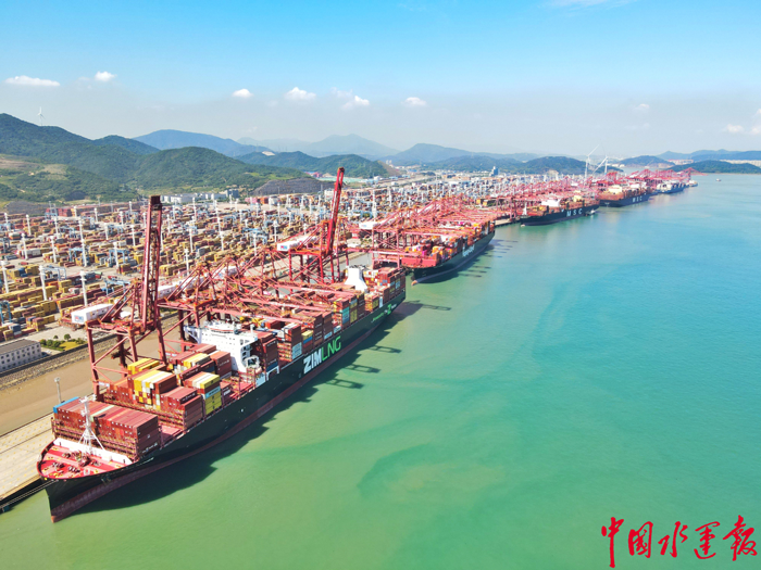 The combined transport capacity of the railway at Chuanshan Port station reached 78,000 TEUs